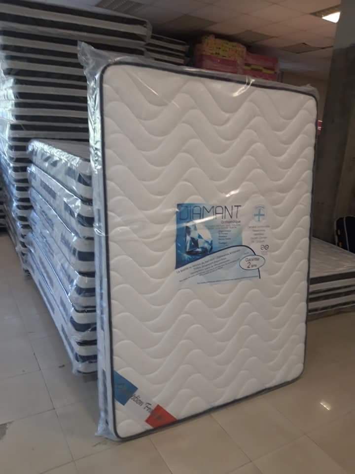 SOMMIER + MATELAS 23CM D'ÉPAISSEUR